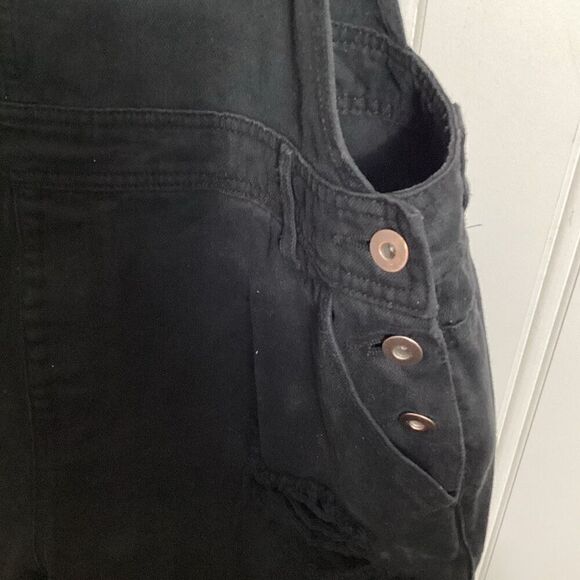 Forever 21 Plus Sz Black Denim Distressed Shortalls Sz 1X - Picture 2 of 6